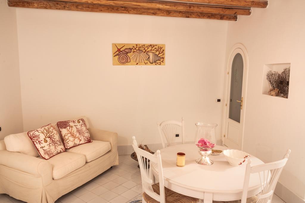 Villa Il Galeone Panarea Kamer foto